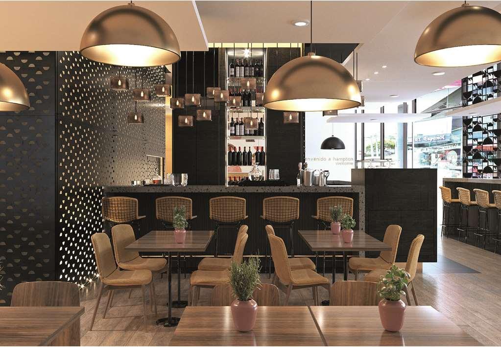 Hampton By Hilton Quito La Carolina Park Hotel Restaurant billede