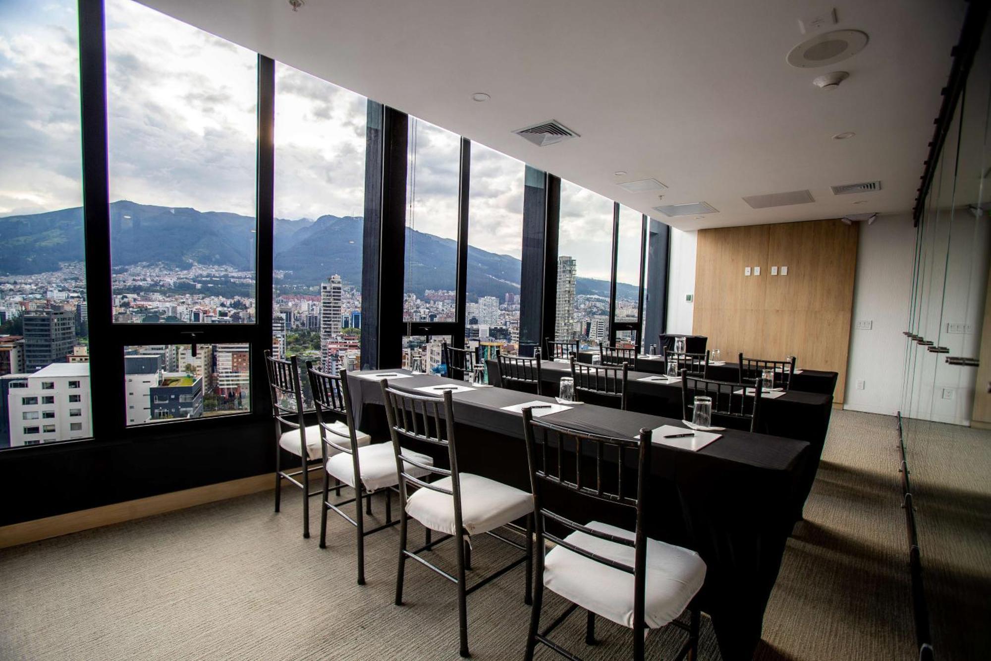 Hampton By Hilton Quito La Carolina Park Hotel Eksteriør billede